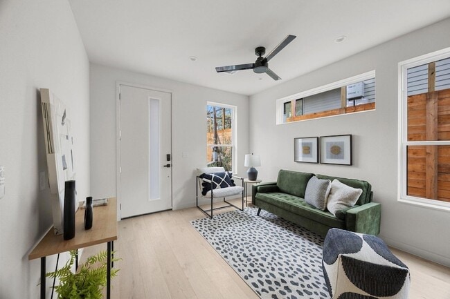 Foto del edificio - 1709 Maple Ave