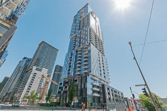 Building Photo - 1450 Boul. René-Lévesque O