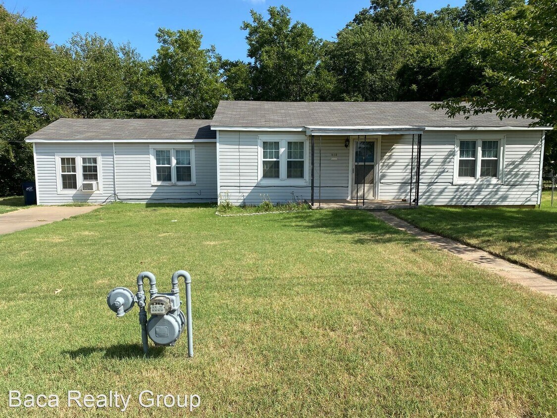 Primary Photo - 3 br, 2 bath House - 615 W Washington Street