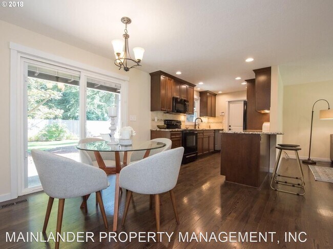 Foto del edificio - 3 br, 1 bath House - 6137 SW CHILDS RD