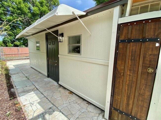 Photo - 426 S L St House