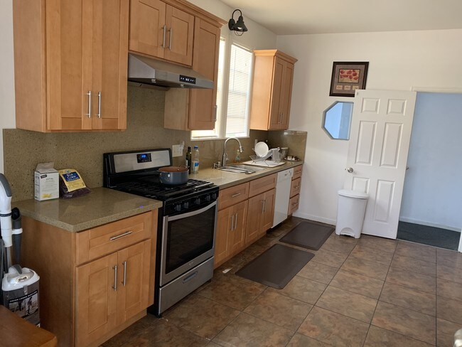 Cocina completamente equipada - 1399 Harmon St