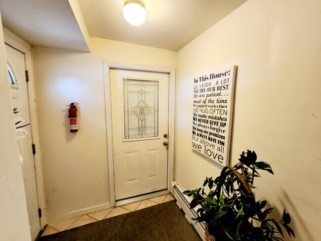 Apt Entry - 463 Montauk Hwy
