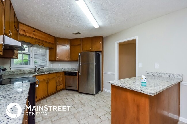 Building Photo - 105 Stone Creek Dr