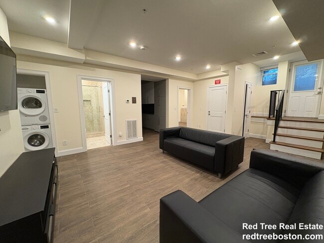 Photo - 1616 Beacon St Apartment