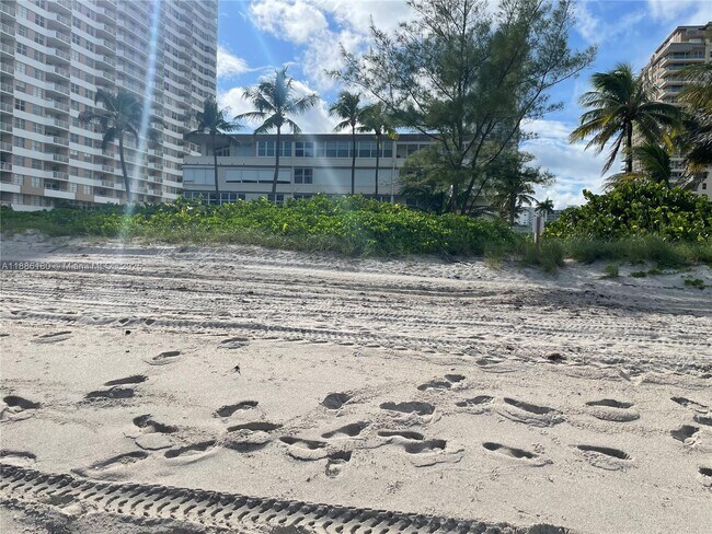 Foto del edificio - 1936 S Ocean Dr