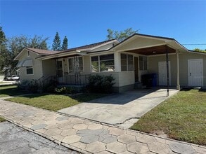 Building Photo - 2500 14th Ave N