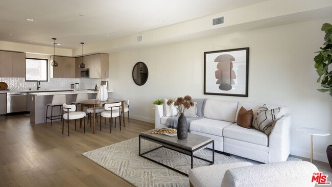 Foto del edificio - 3849 Don Tomaso Dr