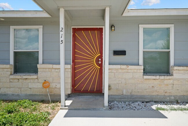Foto del edificio - 215 Carranza St