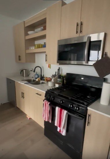 Foto del edificio - 366 E Hubbard Ave