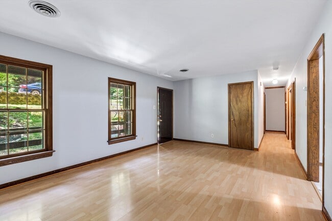 Foto del edificio - Serene 3 Bed/2 Bath Home off Chippenham