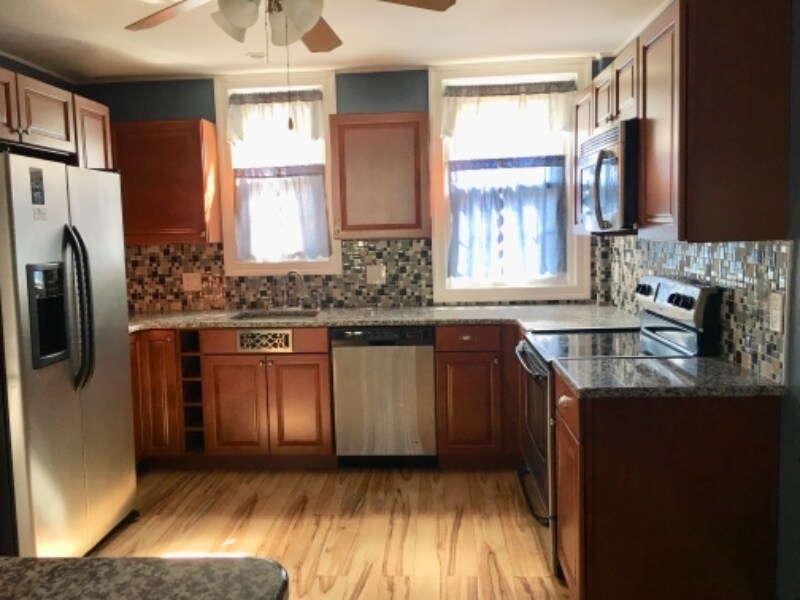 Primary Photo - 311 Longshore Ave