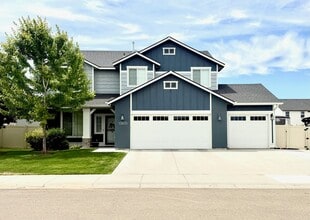 Building Photo - 13835 S Baroque Ave