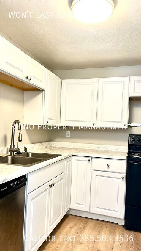 Primary Photo - 4664 S Arlington Park Dr