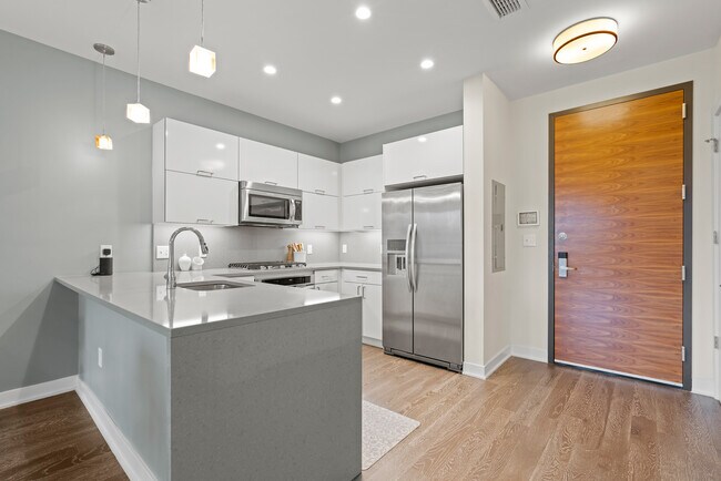 Kitchen with Gas Cooking - 1350 Maryland Ave NE