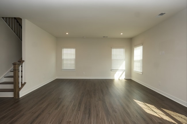 Foto del edificio - Wonderful 3BR 2BA Home w/ Upgraded Kitchen • Assigned Parking • Patio & Porch in Concord