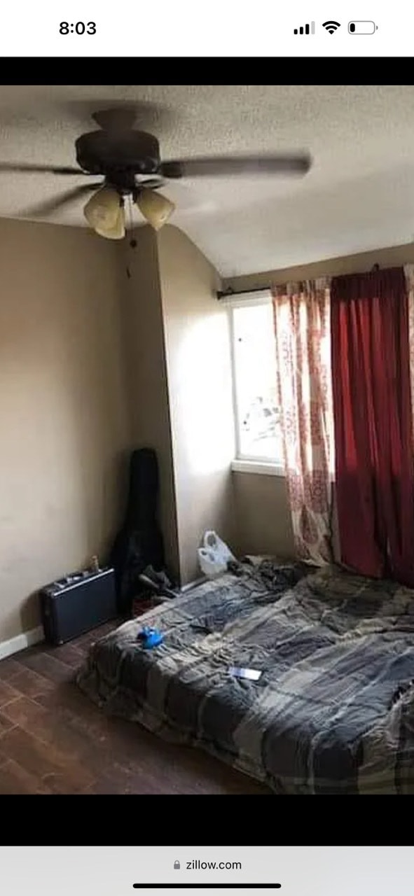 Foto del edificio - 1054 E Salt Lake St