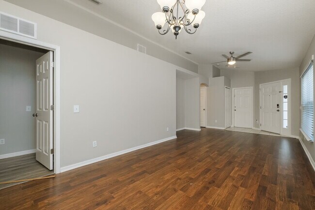 Building Photo - 8618 Hawbuck St