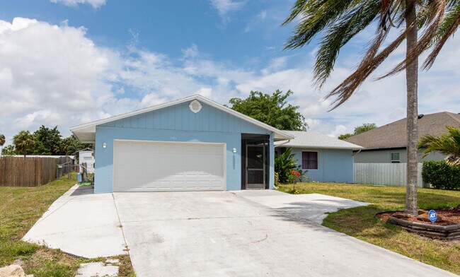 Building Photo - 1481 SW Gastador Ave