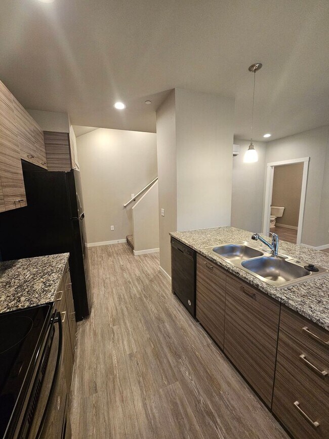 Foto del edificio - Maddyn B