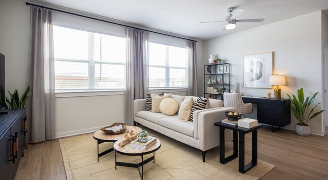 Building Photo - New Braunfels Heights