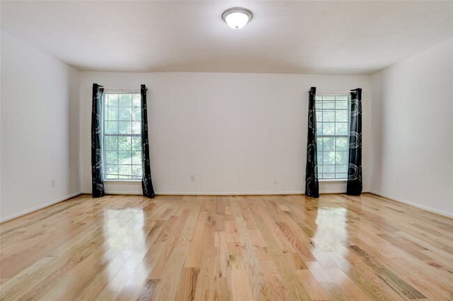 Foto del edificio - 6723 Belmont St