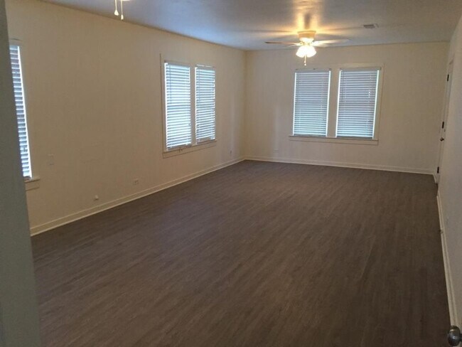 Foto del edificio - 1424 Live Oak St