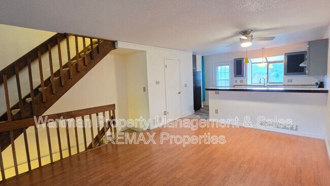 Foto del edificio - 6818 Ravencrest Dr