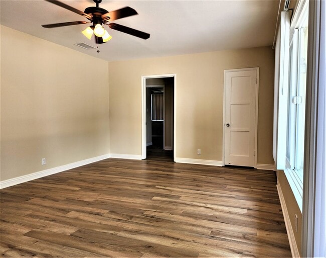 Building Photo - Beautiful 2Bd, 1Ba Riverside Home in Great...