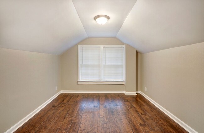Foto del edificio - 606 West 35th