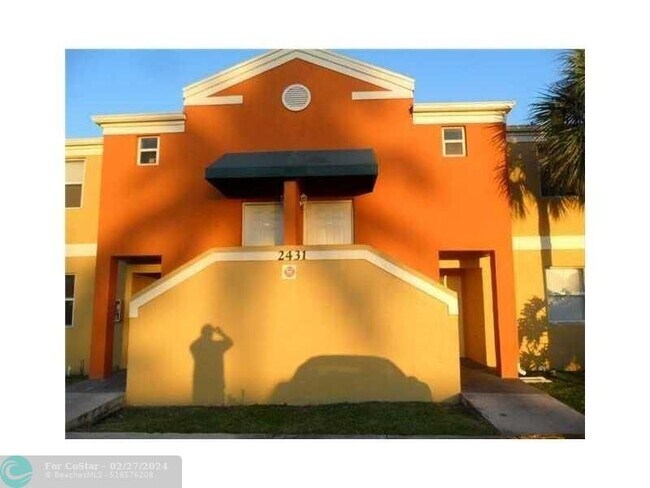 Foto del edificio - 2421 NW 56th Ave