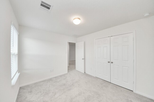 Building Photo - 17310 Rock Willow Ln