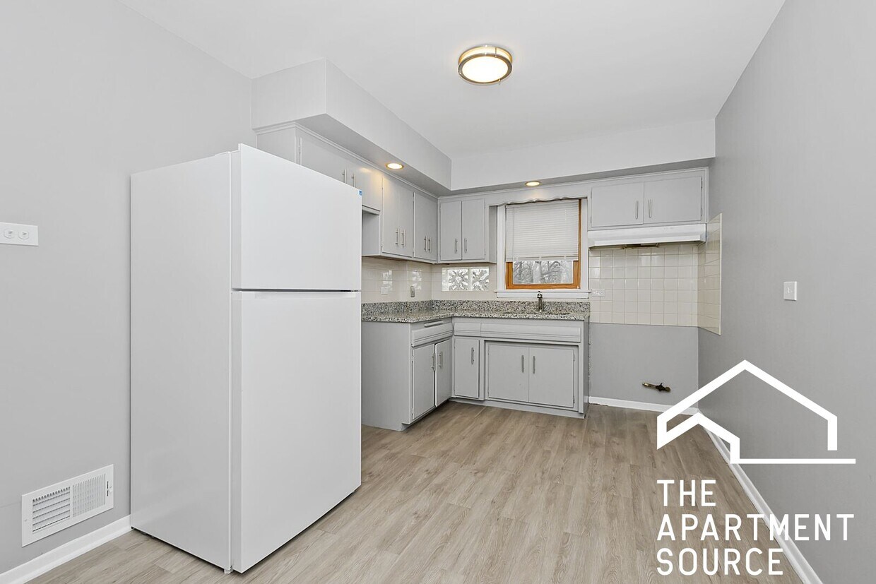 Primary Photo - 1518 W 99th St