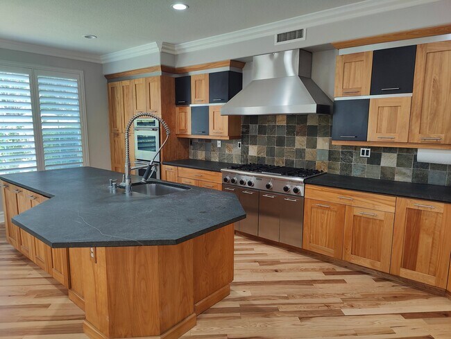 Building Photo - 1417 Sea Ridge Dr