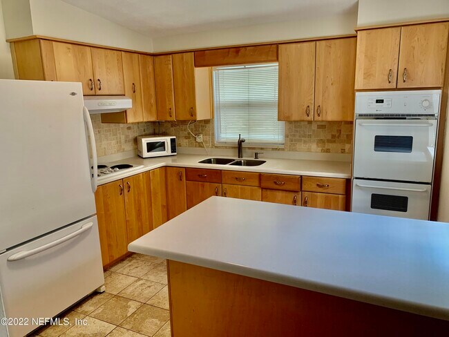 Building Photo - 11303 Americana Ln