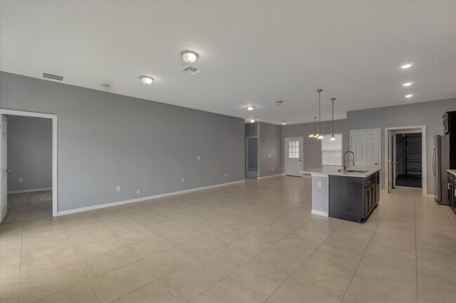Building Photo - 333 Lauderdale Ct