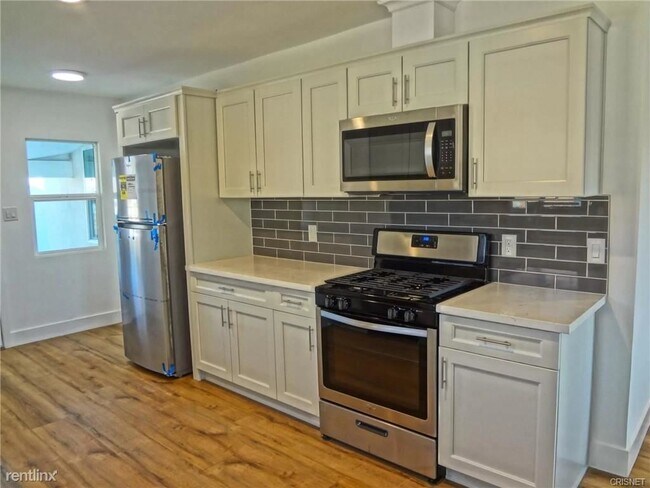 Foto del edificio - 3 br, 2 bath House - 6920 Corbin Ave