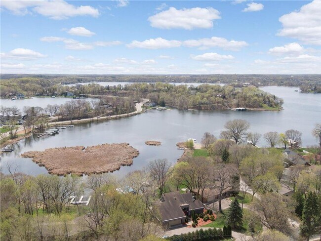 Foto del edificio - Lake Minnetonka Lakeshore