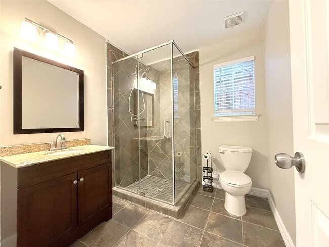 Building Photo - 1963 Peden St