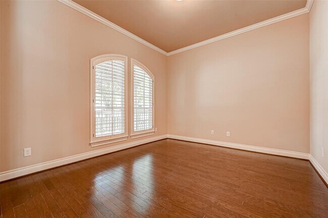 Foto del edificio - 1730 Harmony Ave