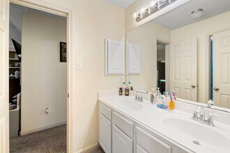 Building Photo - 12011 Via Siena Ln