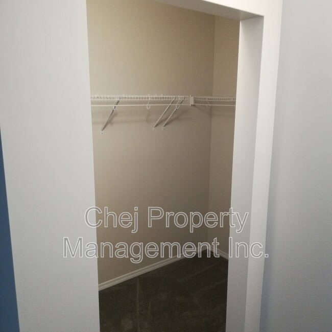 Building Photo - 1179 Summerside Dr SW