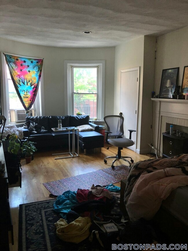 Building Photo - 14 Wait St