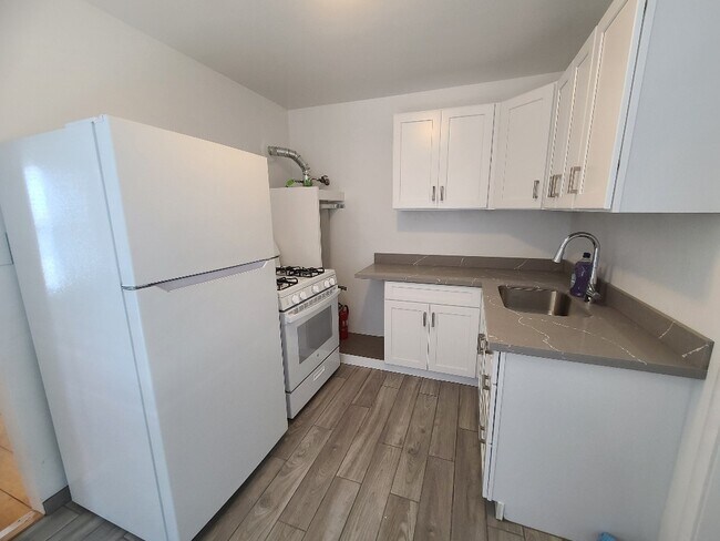 Foto del edificio - 1034 Solano Ave