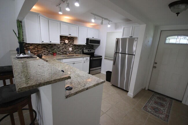 Foto del edificio - 9842 Marina Blvd