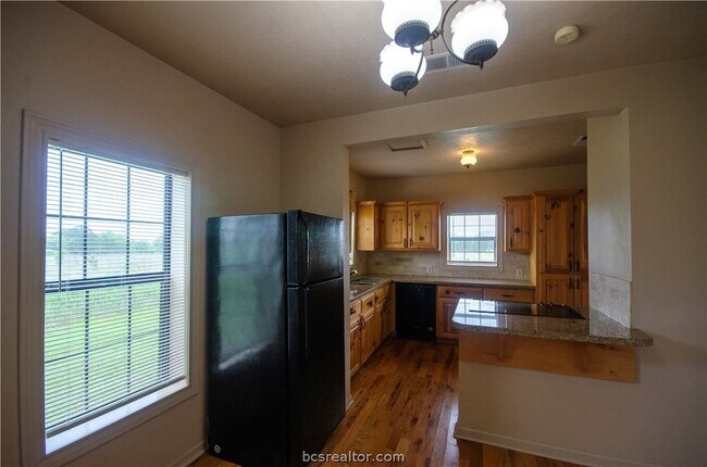 Foto del edificio - 9852 FM1179