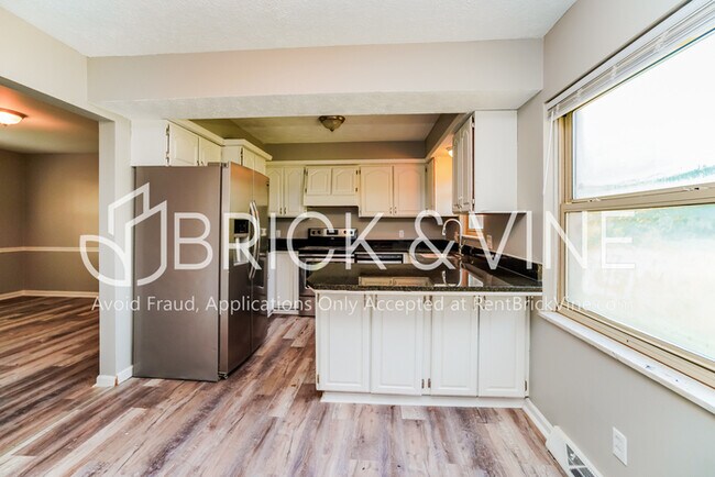 Building Photo - 2745 Woodcroft Road