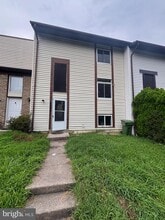Building Photo - 2696 Seville Cir