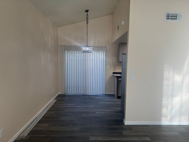 Building Photo - 191 Merlot Ct