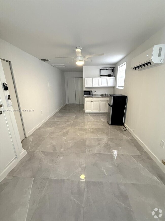 Building Photo - 624 Westward Dr